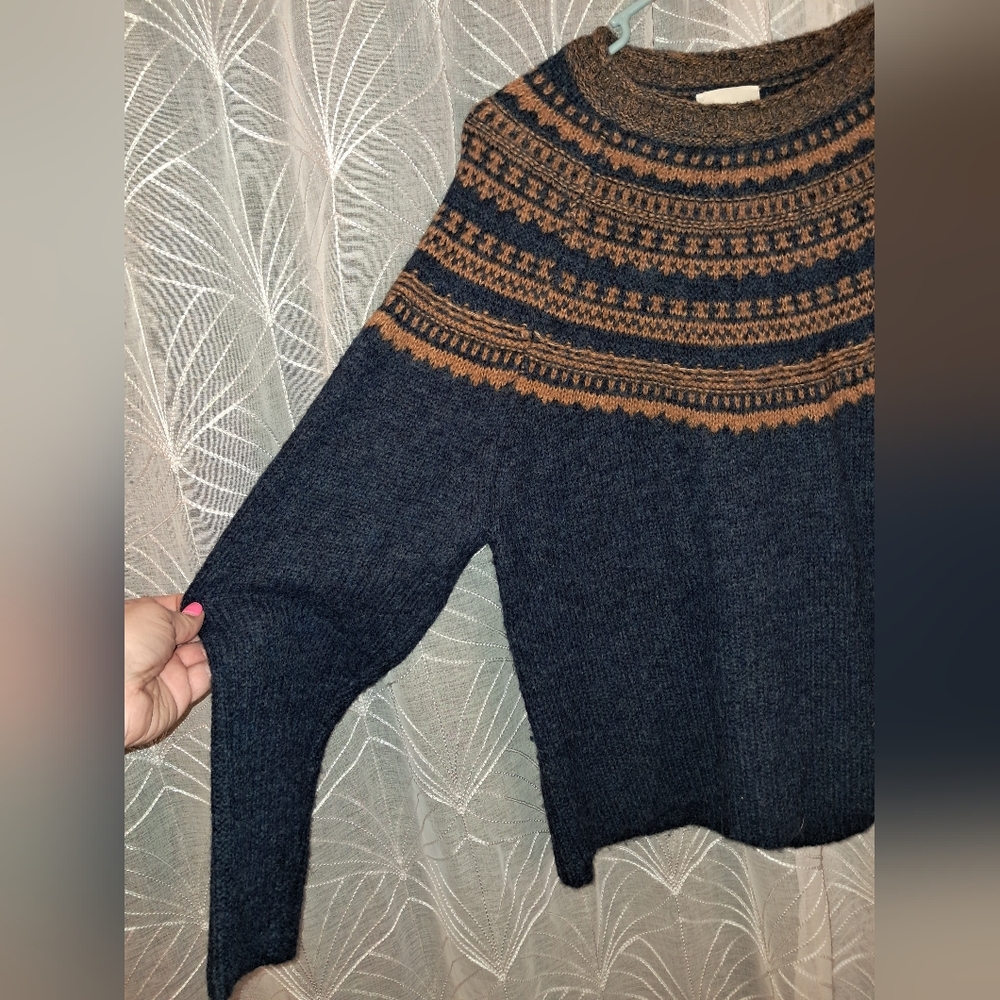 Wrap London brand Women's size 10, alpaca blend knit sweater - Picture 3 of 6